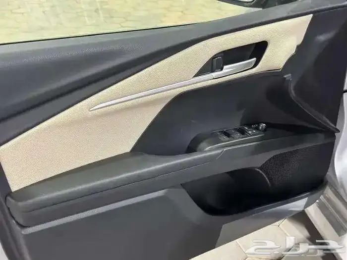 تويوتا كامرى E هايبرد موديل 2025 7