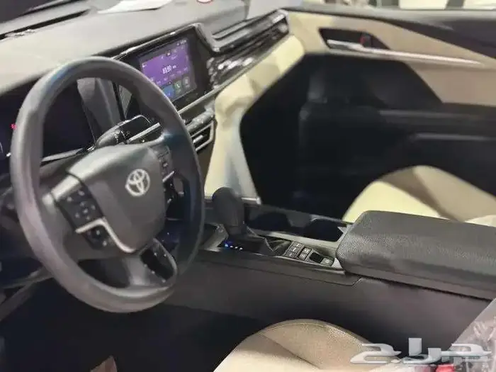 تويوتا كامرى E هايبرد موديل 2025 8