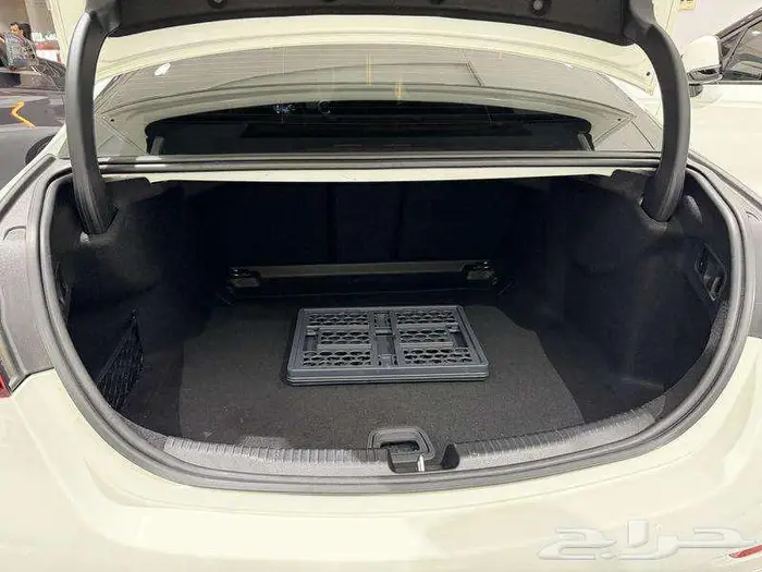 مرسيدس - سي كلاس C300 AMG kit - 2023 32