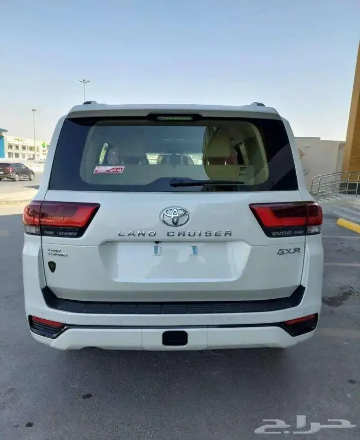 تويوتا لاندكروزر GXR3 بنزين 2025 اصفار 17