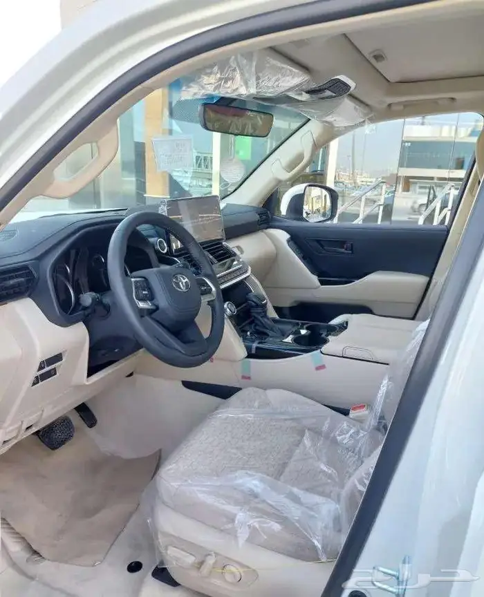 تويوتا لاندكروزر GXR3 بنزين 2025 اصفار 11