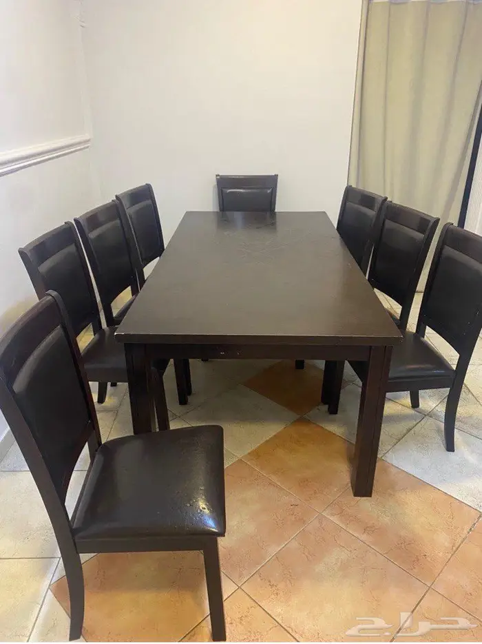 طاولة وثمانية كراسى 0