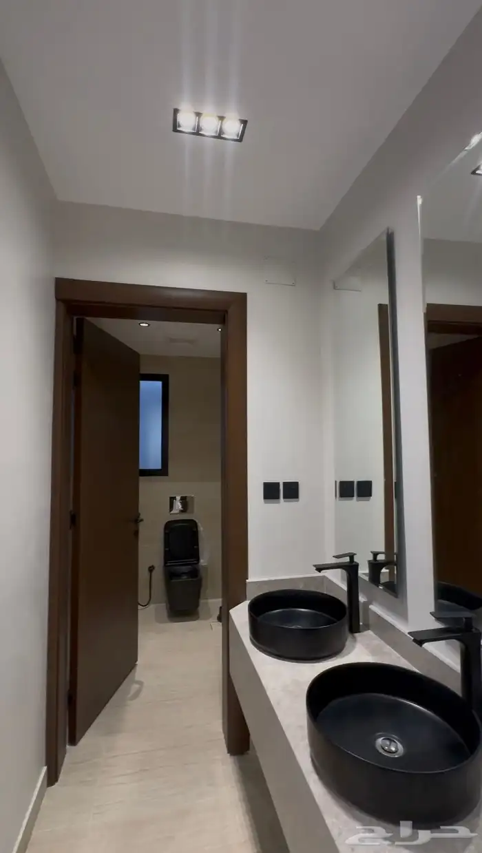 فلل تمليك فاخره جدا  في حي الحلقه الغربيه بمليون و250ألف فقط 12