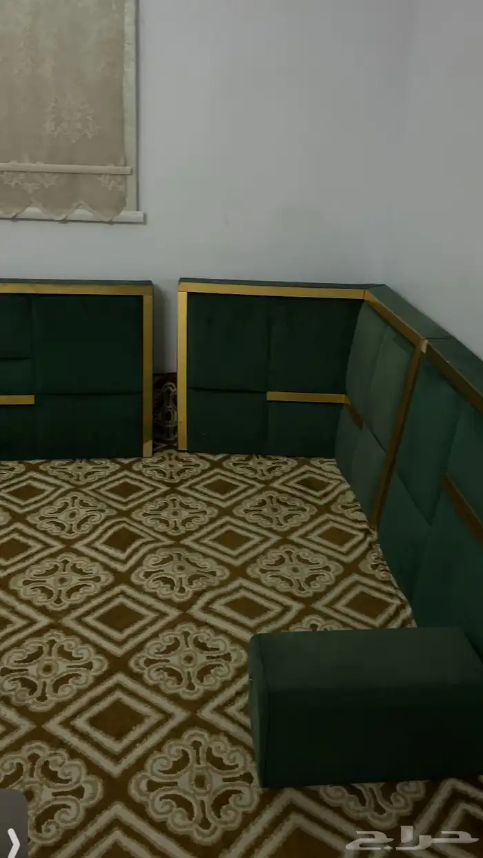 مساند 6 في 4 المساند نظيفه وبحاله جيده للبيع ب 400 مستعجل 0