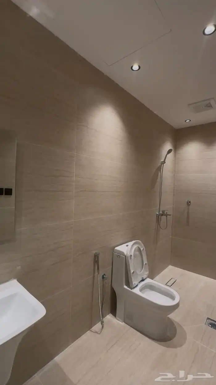 فلل تمليك فاخره جدا  في حي الحلقه الغربيه بمليون و250ألف فقط 17