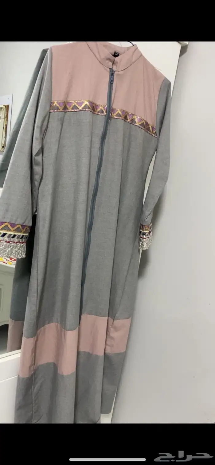 مجموعه عبايات وجاكيت شبه جديده 2