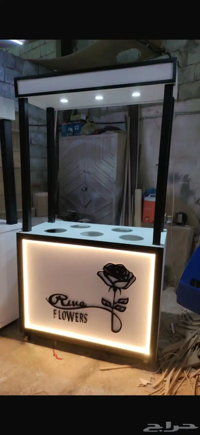 كورنر للبيع ورد مع اضاءه ولوقو مافتحته جديده .. 0