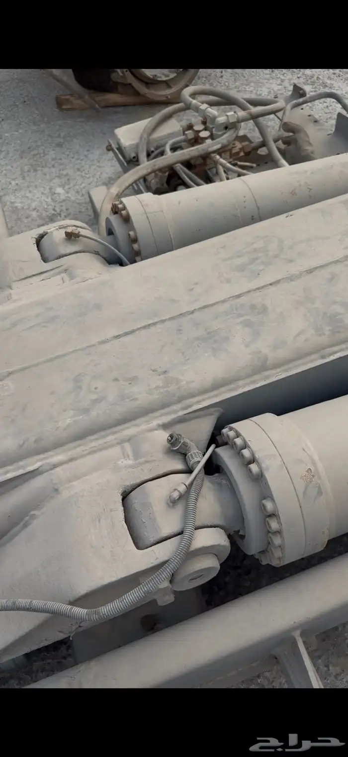 ونش حاويات 20طن وثلاثه دقاقات دوسان وغيره 6