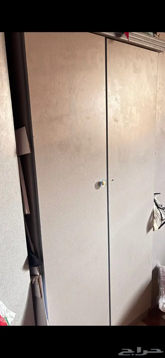 دولاب و كراسي للبيع 1