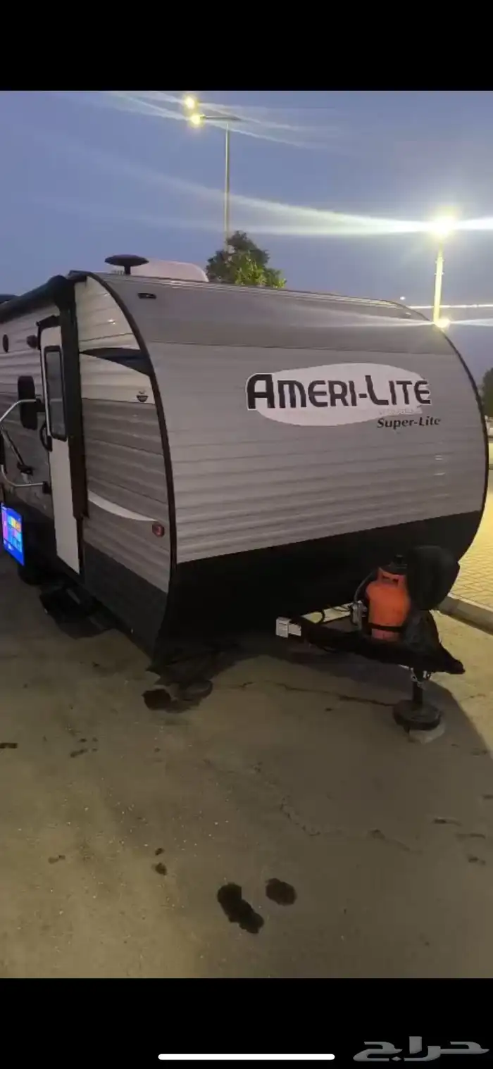 كرفان امريكي 2019 بحالة ممتازة سحب 8