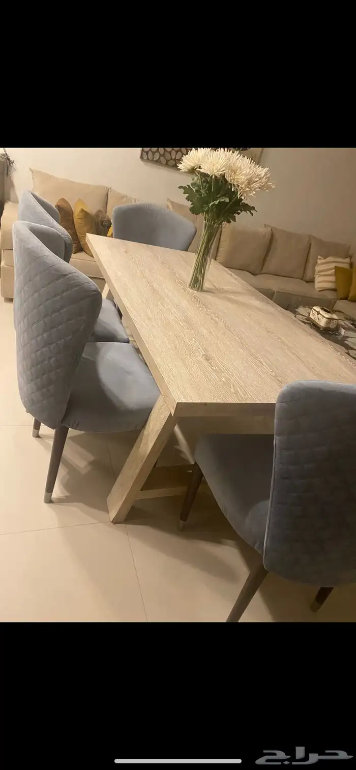 اثاث كنبات وطاولة طعام 44