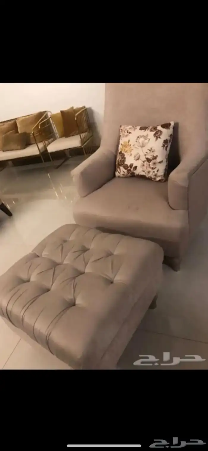 اثاث كنبات وطاولة طعام 23