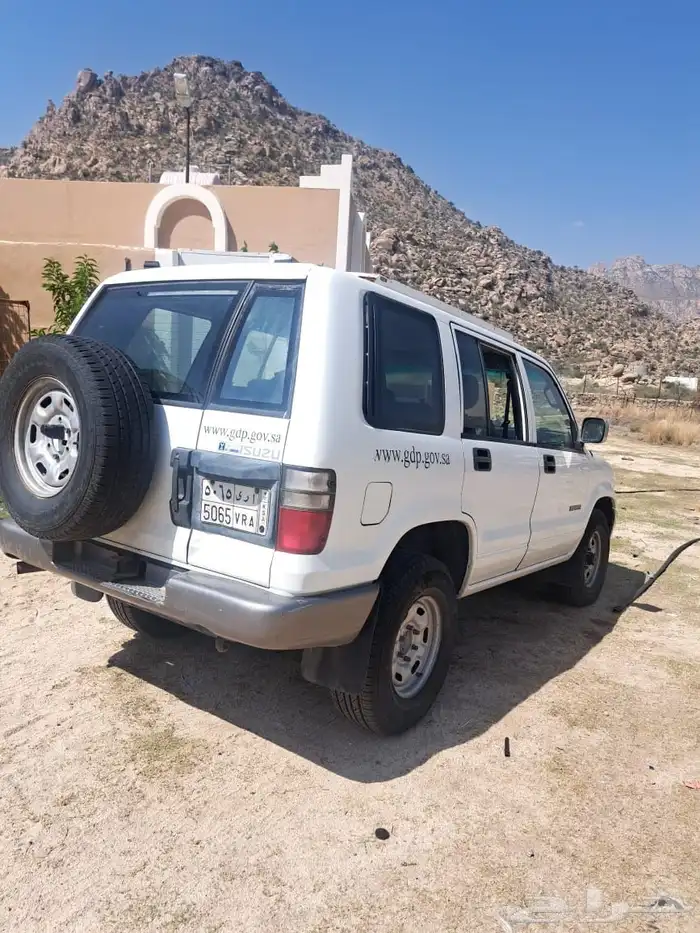 جيب ايسوزو 2002 2