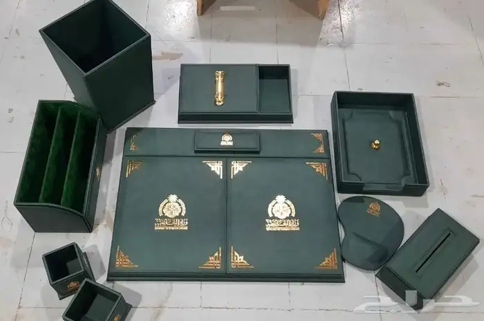 طقم مكتب جلد فاخر 4