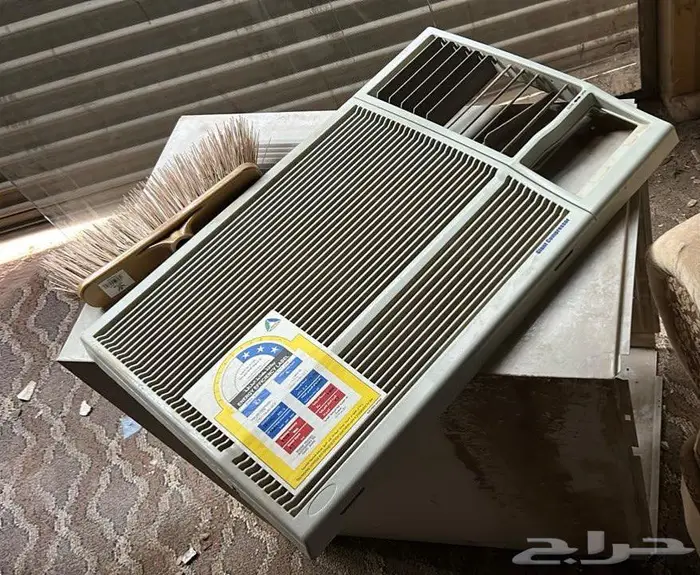 للبيع 3 مكيفات واحد منهن شبه جديد 0