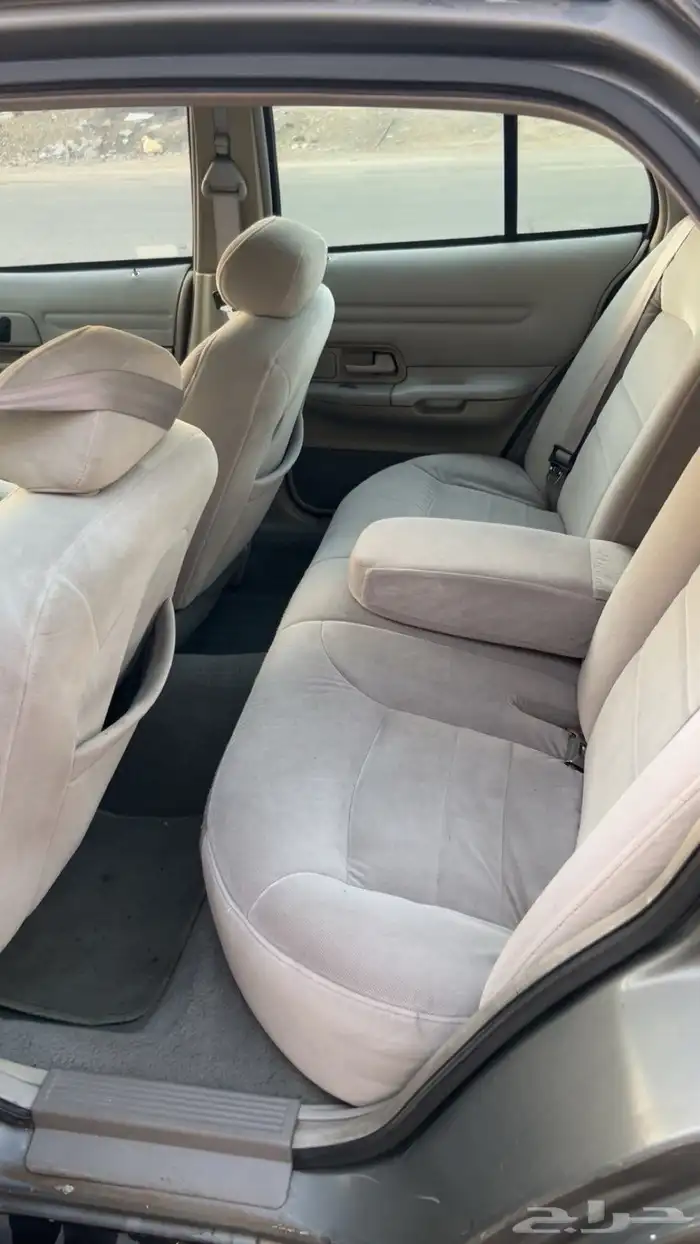 فورد فكتوريا 2000 4