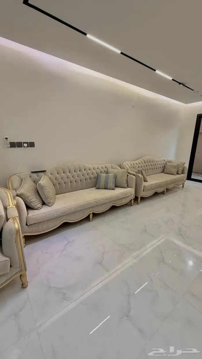 مجلس كامل مع طاولات وطاوله استقبال 5