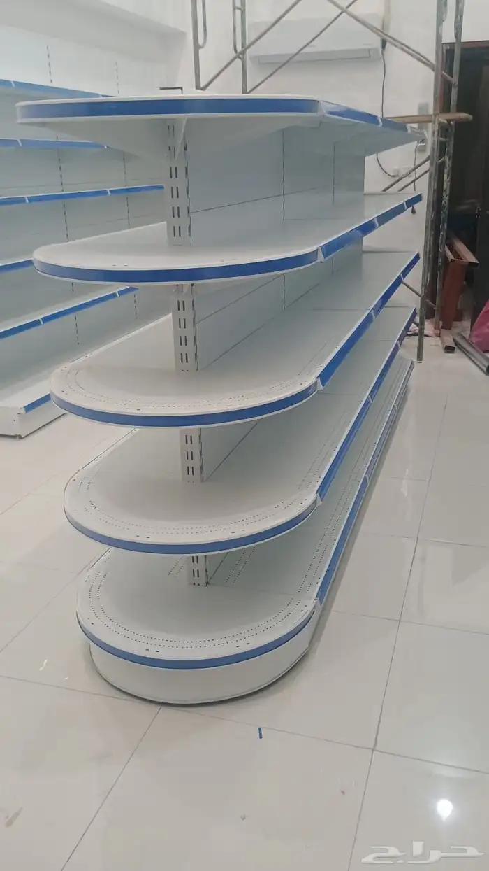 رفوف بقالة للبيع لغرض تصفية محل بالكامل حالة الرفوف شبه مرفق 2