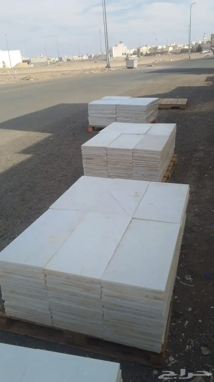 رخام كرستال مستعمل للبيع 200 متر لتواصل 0