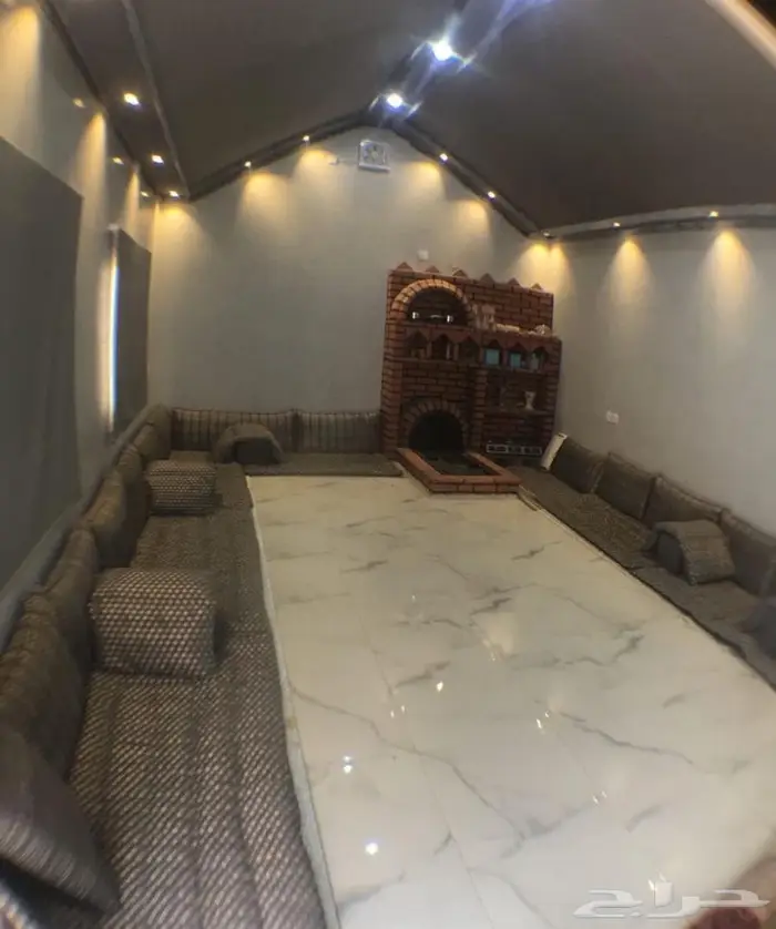 للبيع استراحة كبيره وراقيه تفتح على الدايري حي المملكه 2