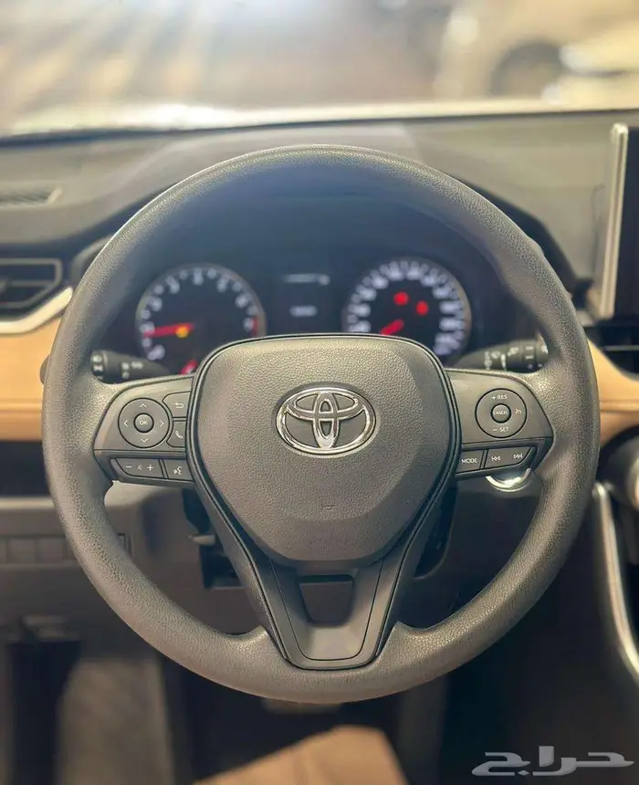 تويوتا راف فور نص فل 2025 3