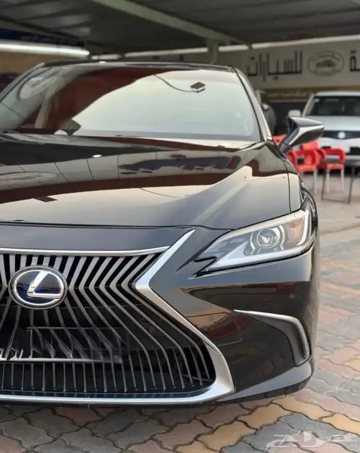 لكسز ES 300h هجين 2019 4