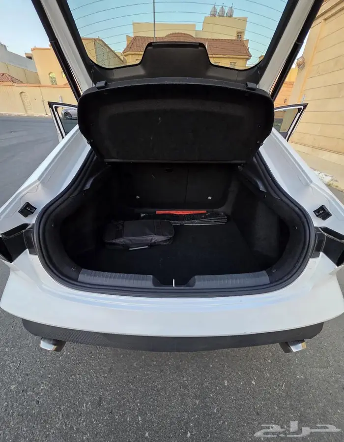 شانجان يوني في هاتشباك 18