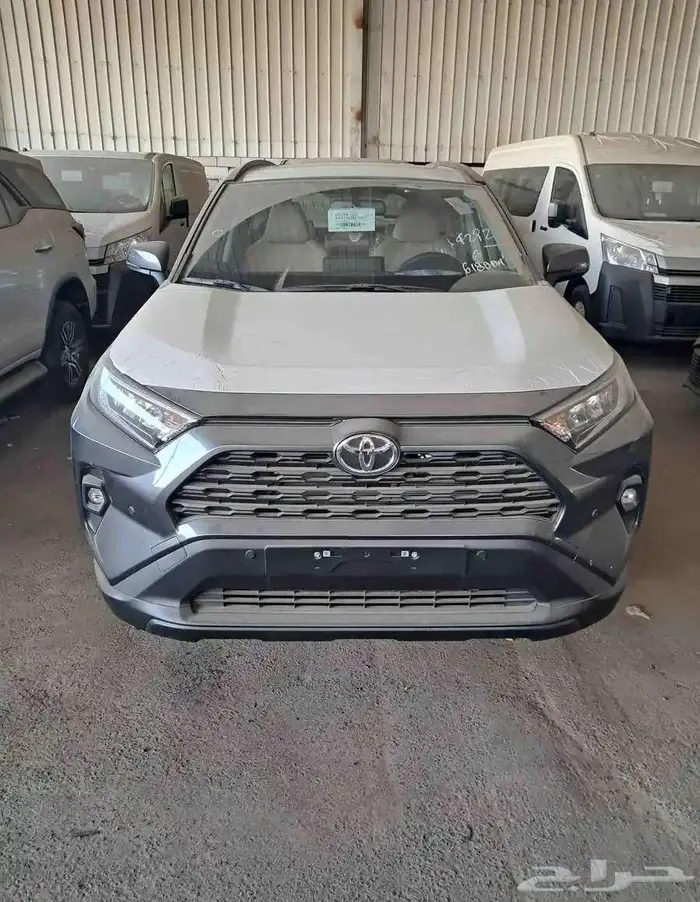 تويوتا راف فور فتحة XLE نص فل بنزين 2025 12