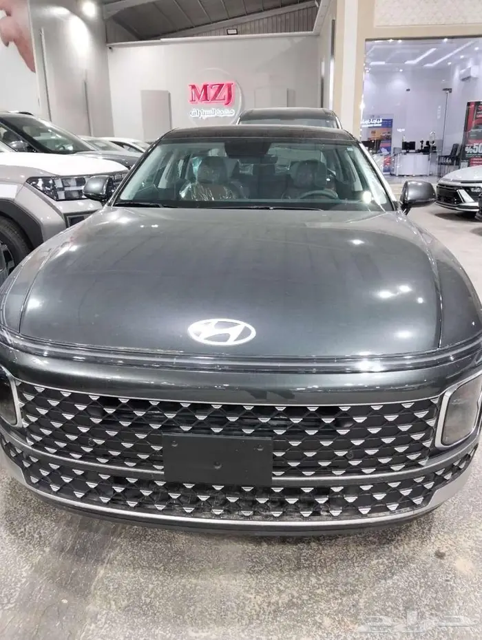 ازيرا كلاسيك 2026 رمادي لامع باقوي عروض الكاش والاقساط 0