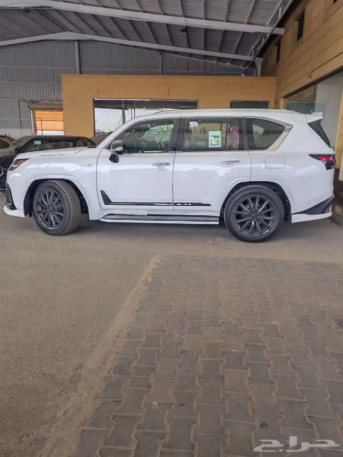 لكزس LX600 فئه F-SPORT موديل 2025 متوفر لدى الحسن 1