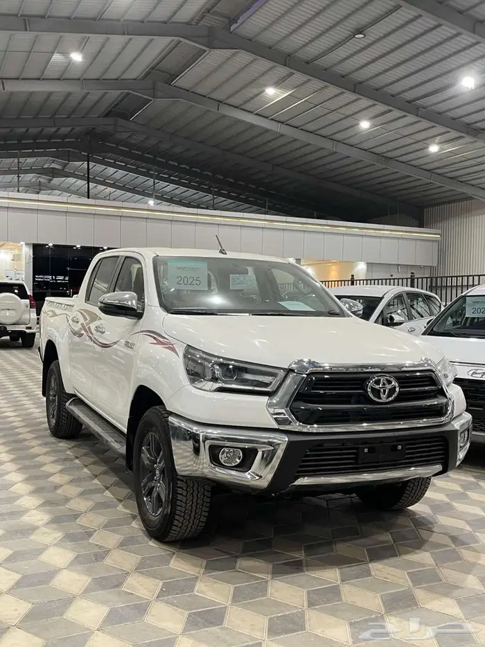 تويوتا هايلوكس دبل بنزين دبل 2025 خليجي فل كامل 1