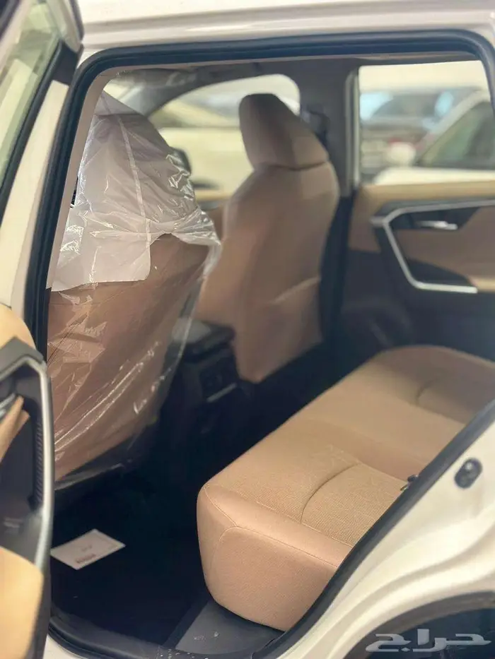 تويوتا راف فور نص فل 2025 6