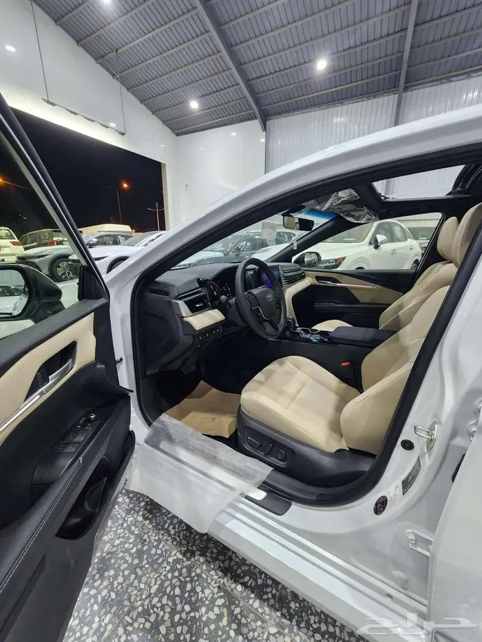 كامري LE فتحه سقف 2025 بنزين السعر 120750 9