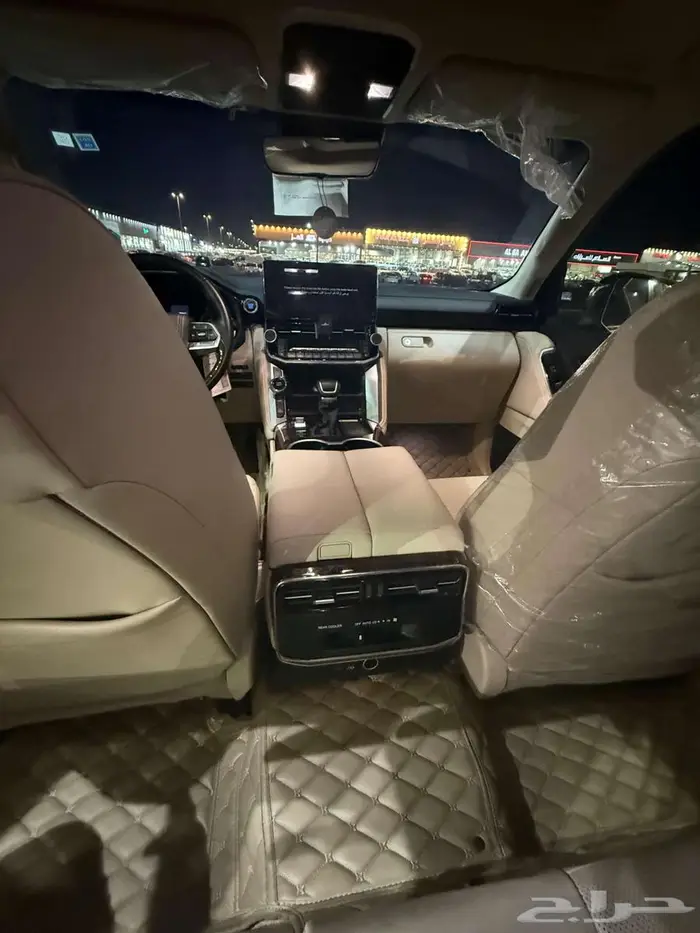 لاندكروزر 2024 GXR-L5 فل كامل سعودى ممشى 47500 الف 8