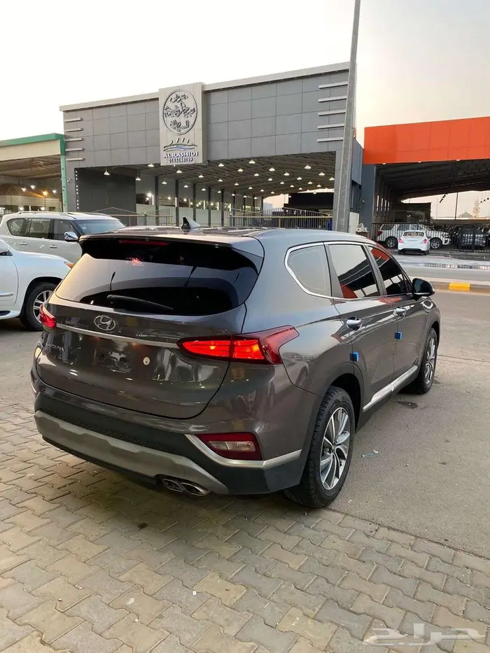 سنتافي 2020 ديزل 5 مقاعد عداد 200 ألف وارد كوريا 21