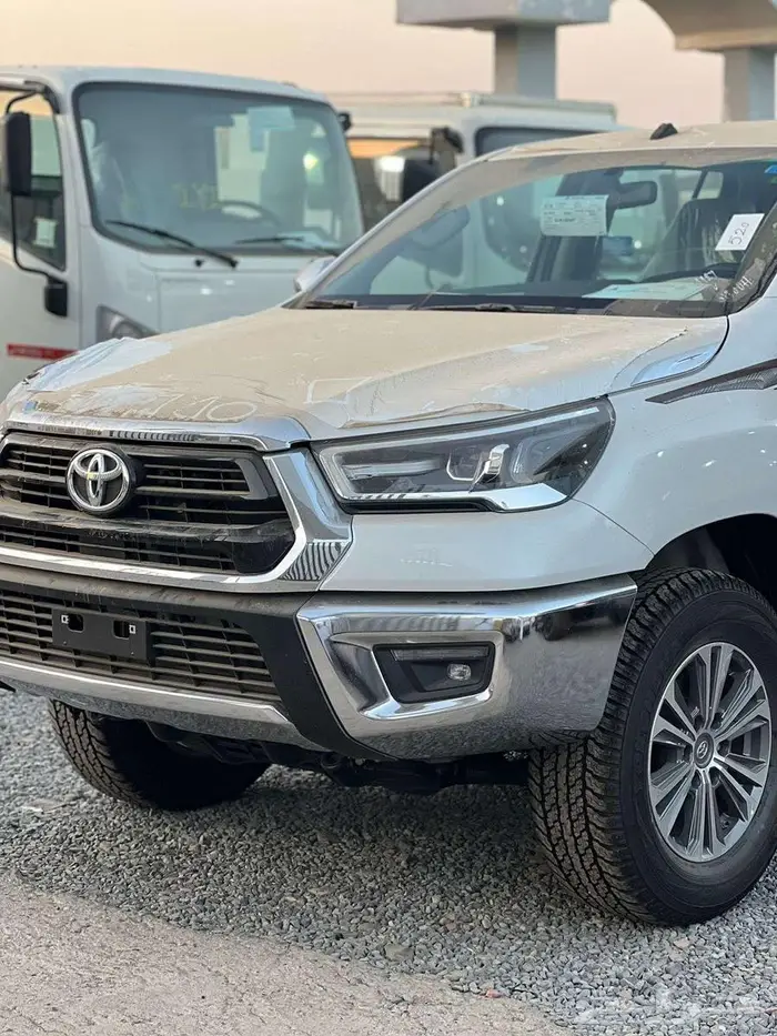 تويوتا هايلوكس فل بنزين كاش و عروض التمويل 2025 2