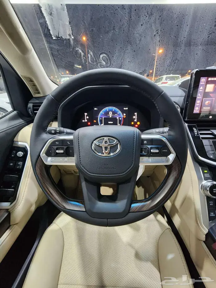 تويوتا لاندكروزر GXR - L4 بنزين 2025 السعر 317400 8
