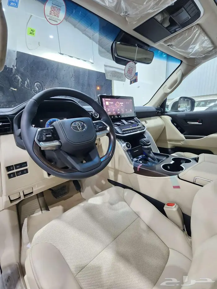 تويوتا لاندكروزر GXR - L4 بنزين 2025 السعر 317400 11