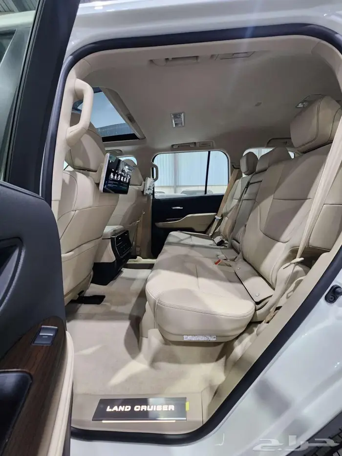تويوتا لاندكروزر GXR - L4 بنزين 2025 السعر 317400 13