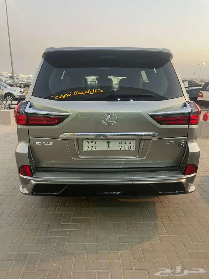 لكزس LX -570 سعودي 2018 فل كامل 6