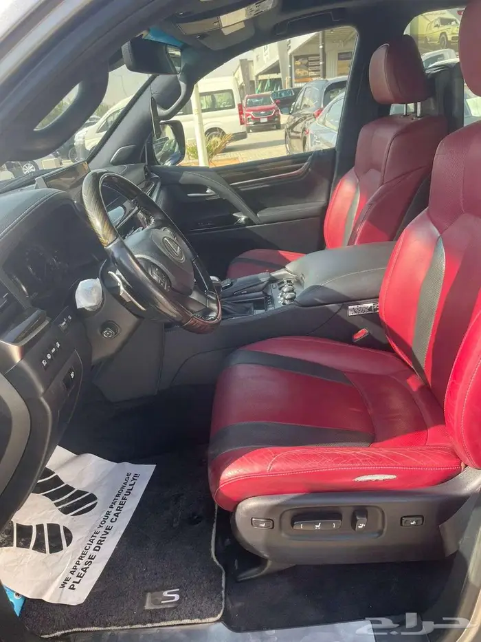 لكزس LX -570 سعودي 2018 فل كامل 17