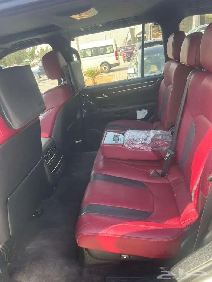 لكزس LX -570 سعودي 2018 فل كامل 21