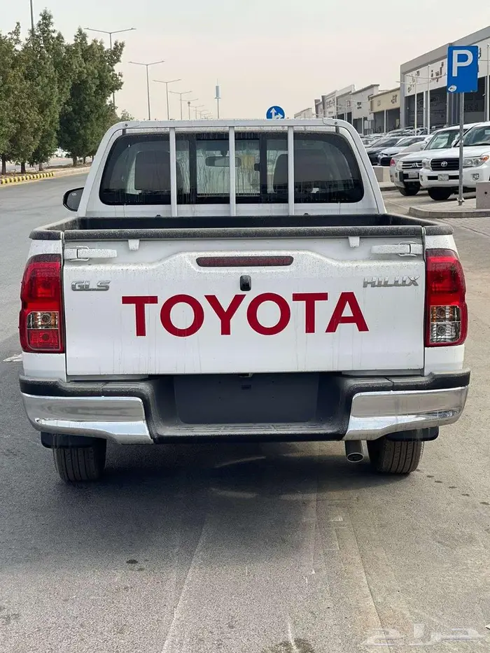 تويوتا هايلوكس غمارتين بريمي توماتيك كاش وبنك 2025 4