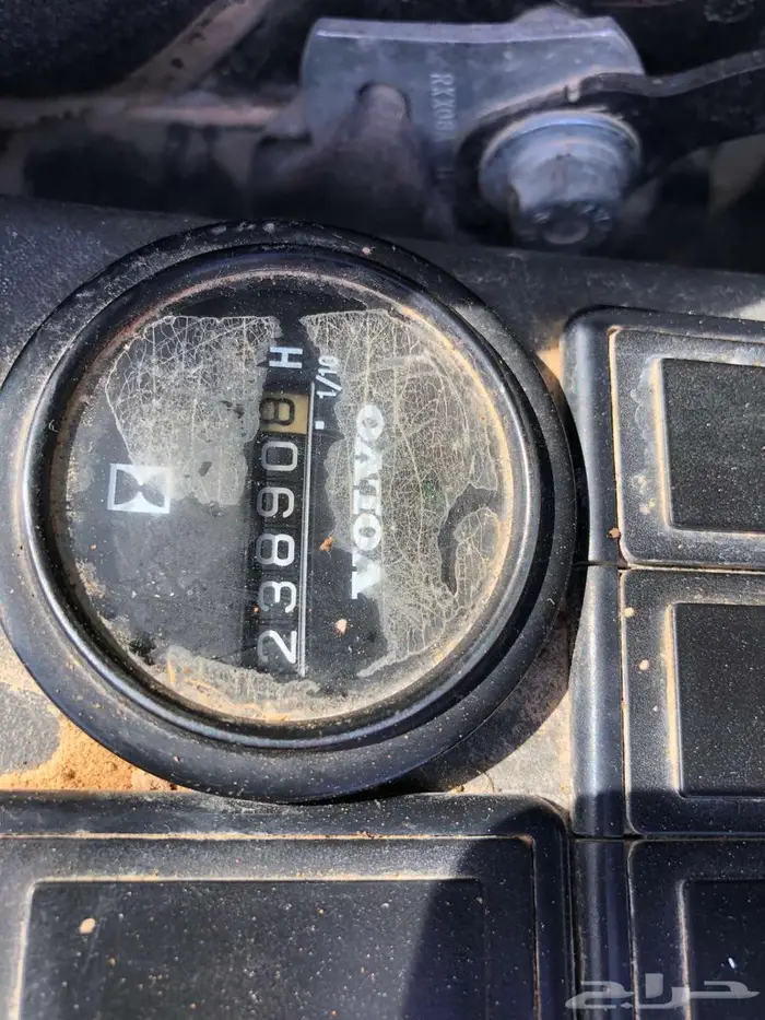 بوكلين فولفو 210 موديل 2014 معرض رواد المعدات الثقيله 6