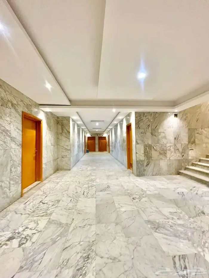 للايجار شقق بحى العليا بالرياض مطله على طريق الملك فهد 5