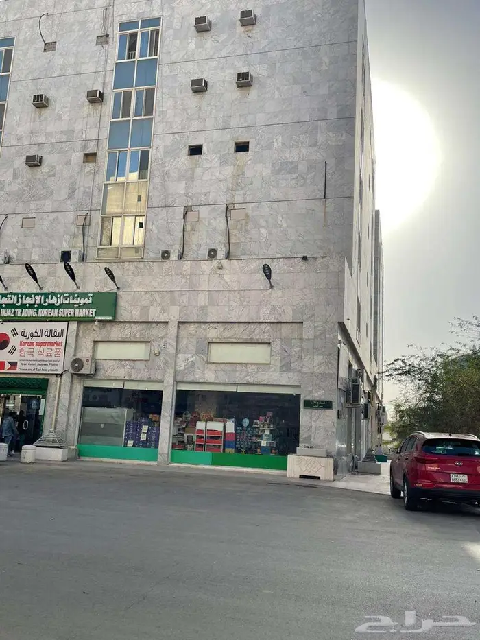 للايجار شقق بحى العليا بالرياض مطله على طريق الملك فهد 1