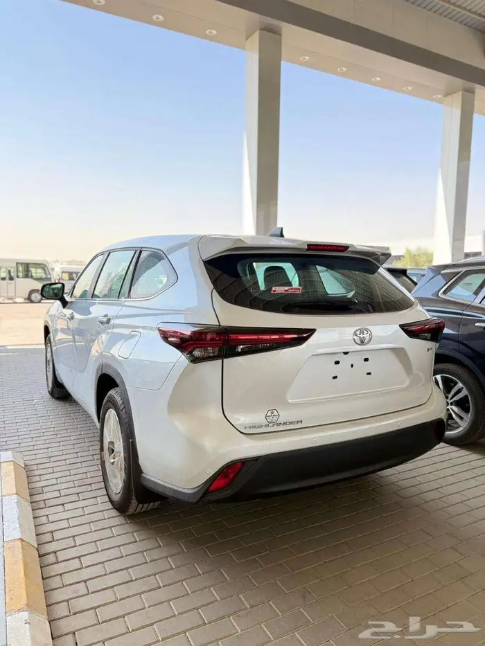 توتوتا هايلندر LE استندر دبل موديل 2025 9