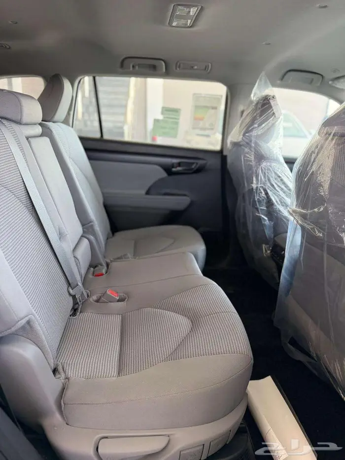 تويوتا هايلاندر LE دفع رباعي هايبرد 2025 10