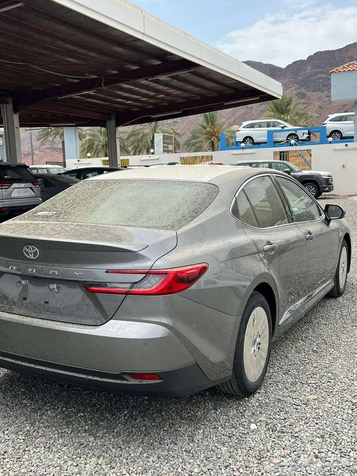 تويوتا كامري LE كاش و عروض التمويل 2025 3