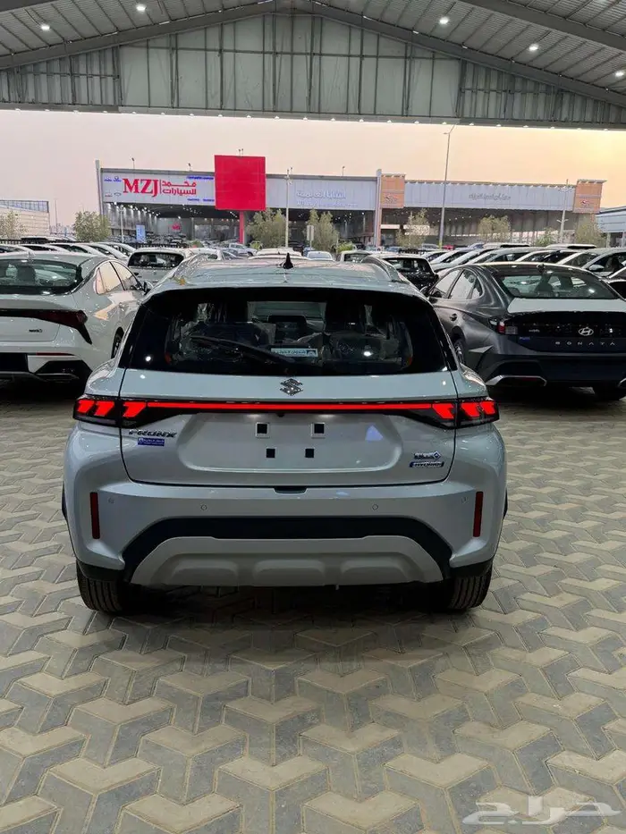 سوزوكي فرونكس GLX فل 2025 4